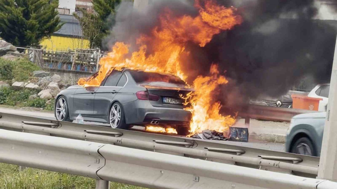 Ordu’da lüks otomobil alevlere teslim oldu

