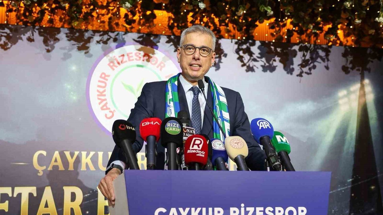Kemal Memişoğlu "Rizespor Süper Lig’deki spor kulüplerine örnek olan davranış ve yapı içerisinde"
