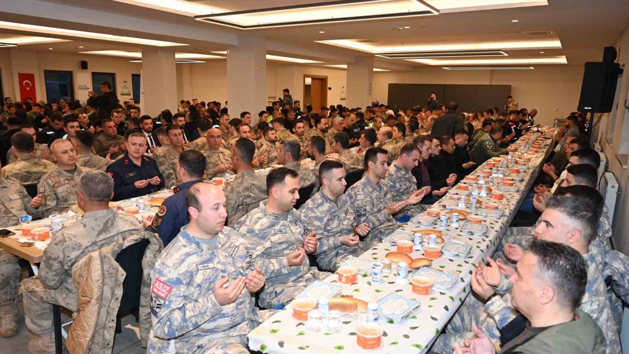 Çanakkale Zaferi Gününde güvenlik güçleri iftarda buluştu
