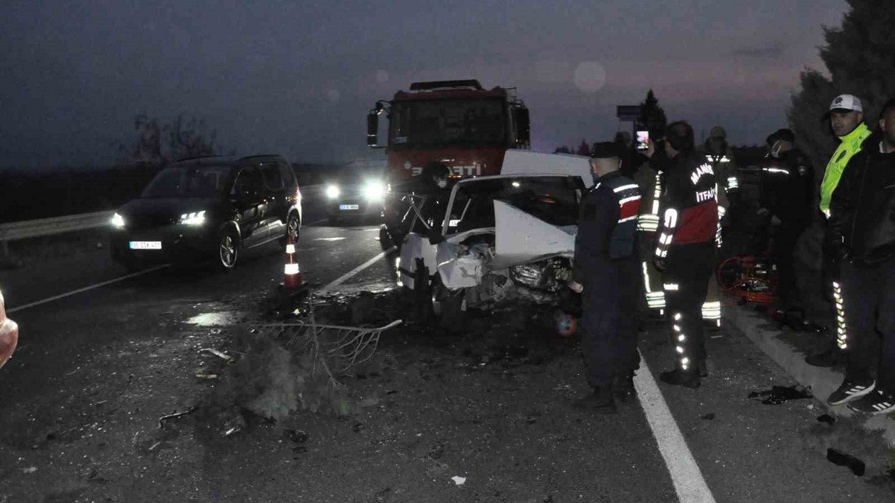 Manisa’da feci kaza: 2 ölü, 5 yaralı
