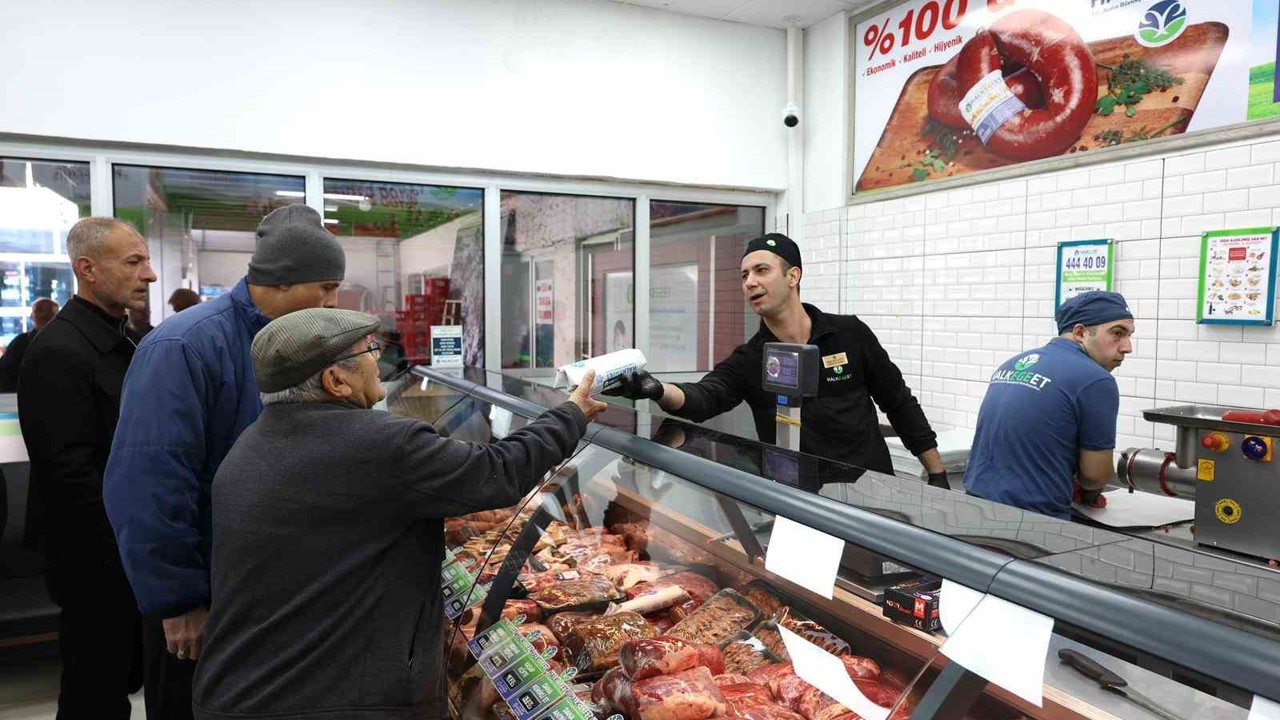 Başkan Çerçioğlu’ndan Ramazan Bayramı öncesi Halk Ege Et şubelerinde indirim
