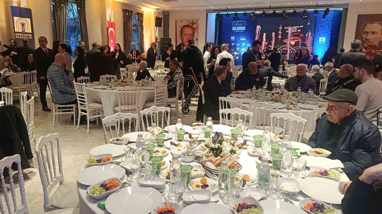 Spor camiası ve ünlü isimler Darülaceze sakinleriyle iftarda buluştu
