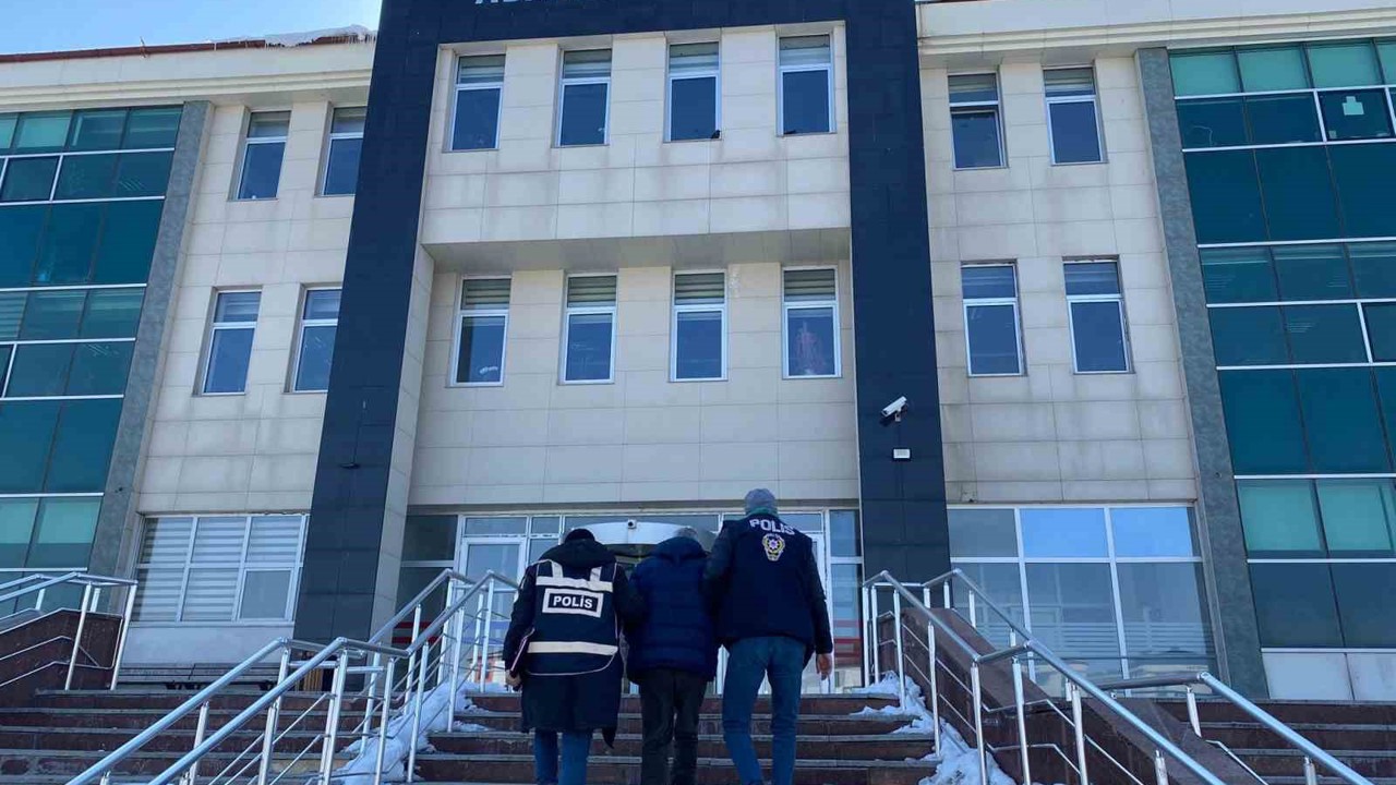 Kars’ta aranan şahıslara operasyon: 3 hükümlü yakalandı

