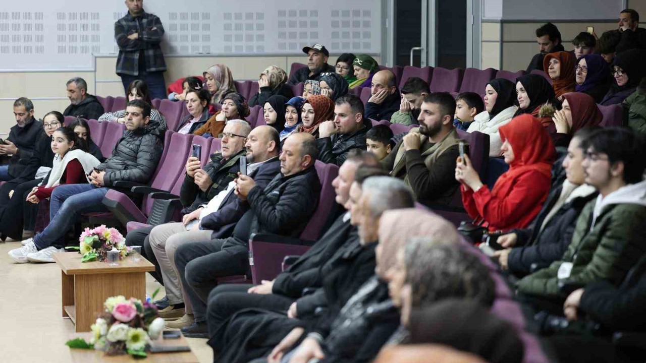 Dursun Ali Erzincanlı, Kartepe’de gönülleri fethetti
