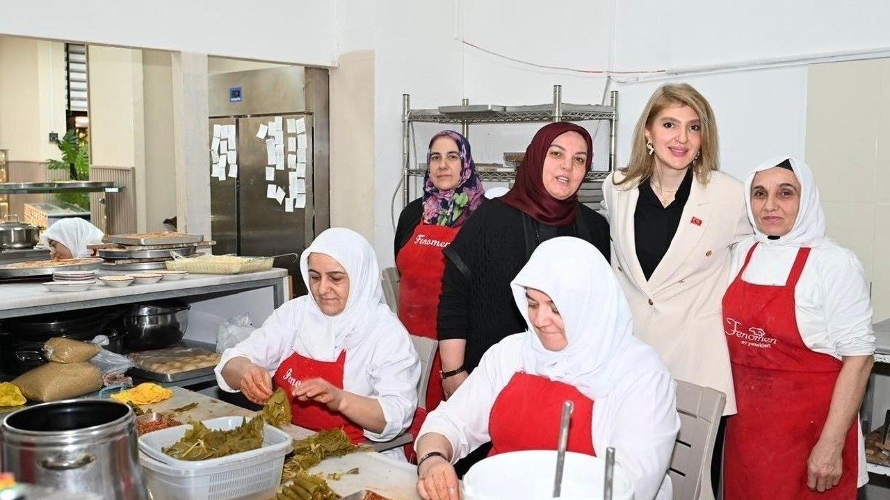 Milletvekili Ölmeztoprak esnafla buluştu, hanelere misafir oldu
