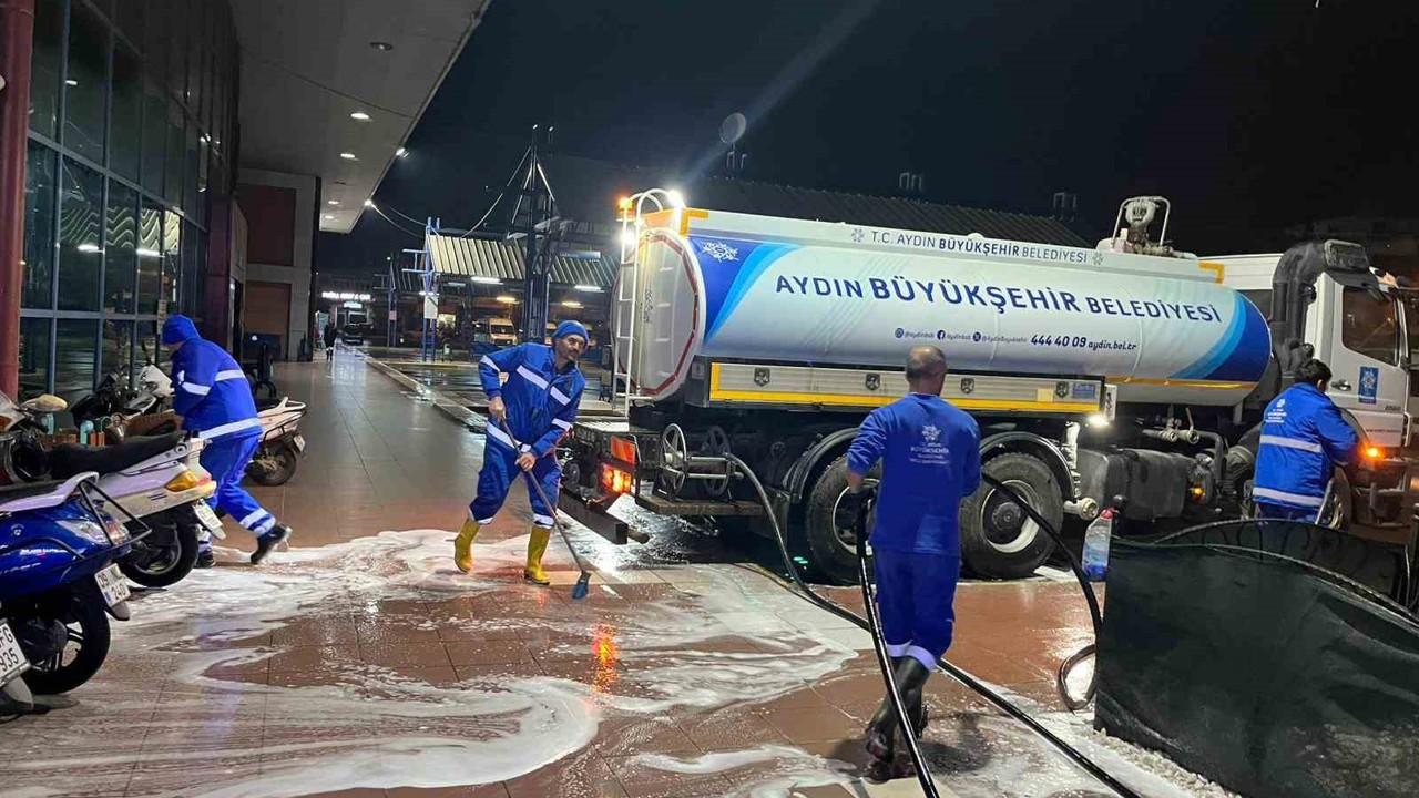 Aydın Büyükşehir’den bayram öncesi otobüs terminallerinde temizlik çalışması
