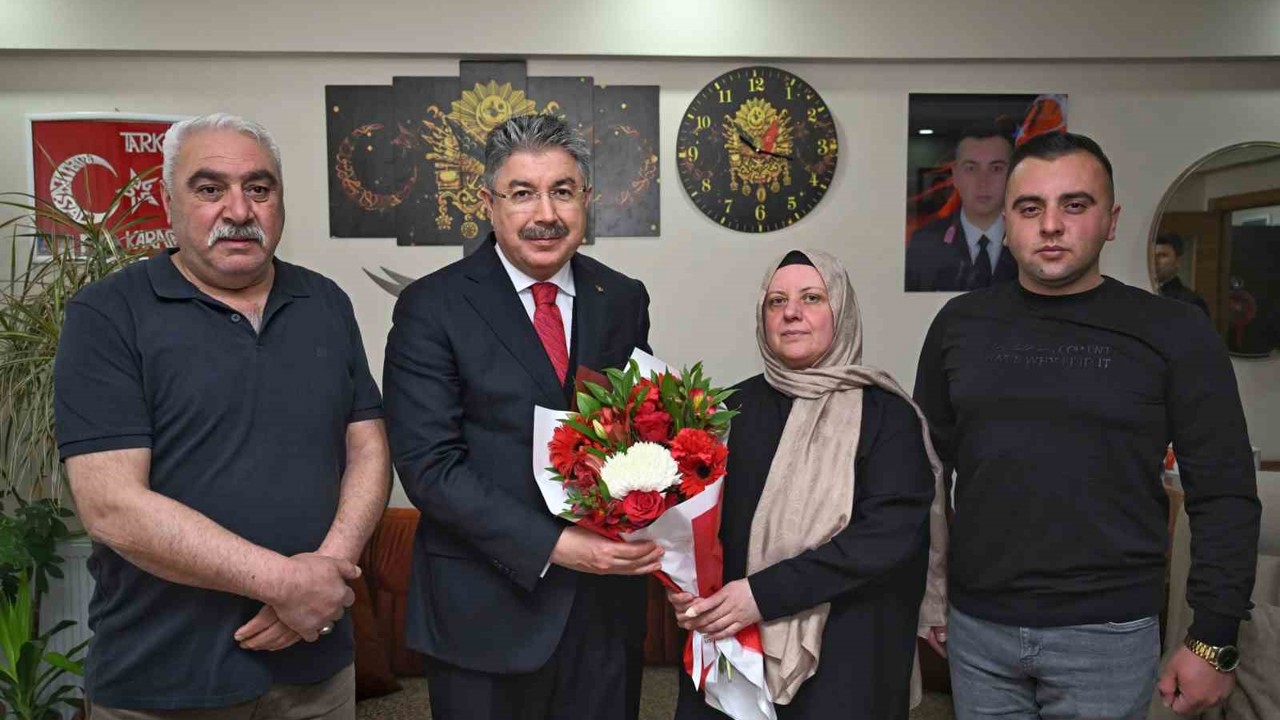 Vali Yılmaz’dan şehit Jandarma Uzman Onbaşı Tarkan Karaca’nın ailesine ziyaret
