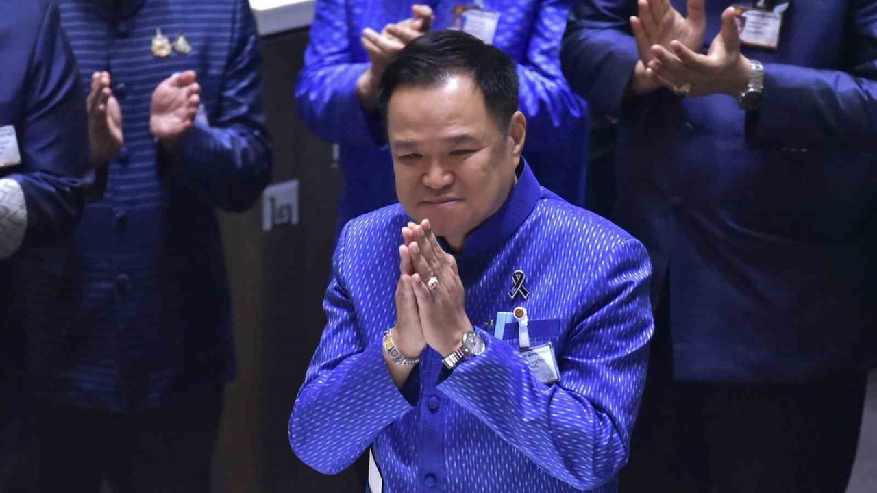 Tayland’da Anutin Charnvirakul yeniden başbakan seçildi
