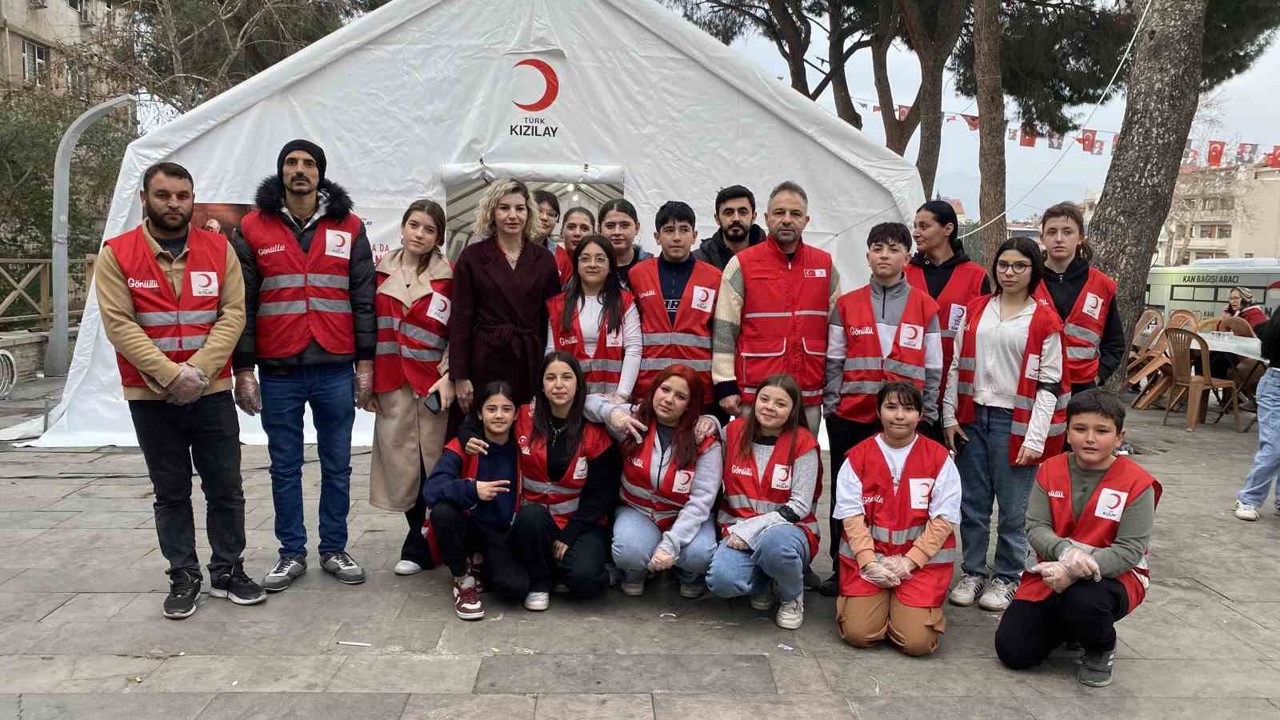 Alaşehir’de hayırseverler iftar bağışı için yarıştı
