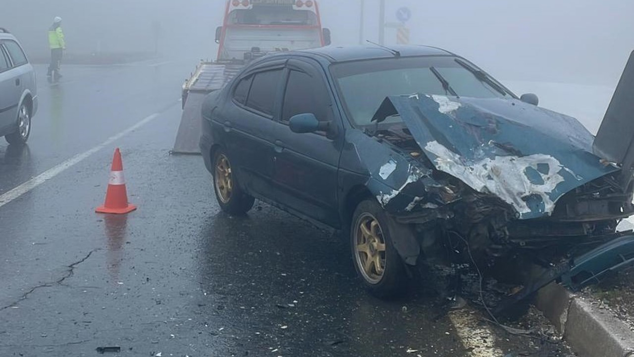 2 aracın karıştığı kazada 2 kişi yaralandı
