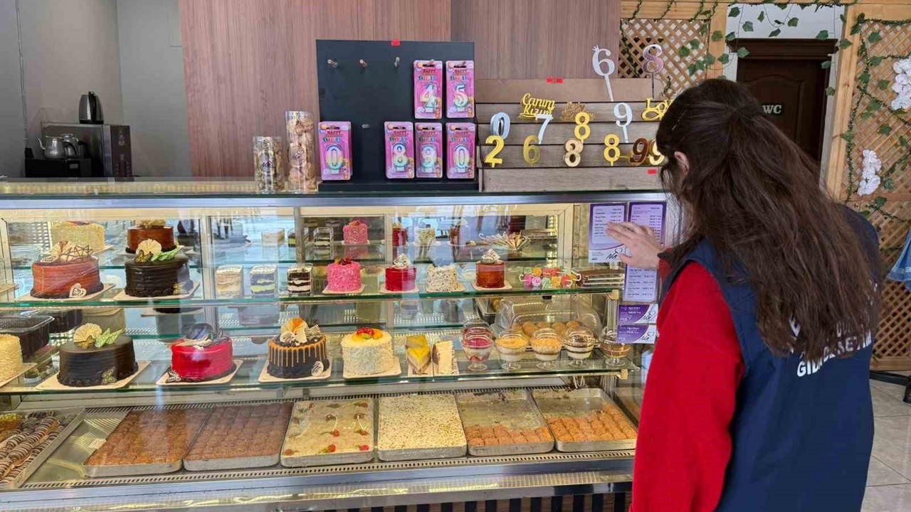 Kemer’de bayram öncesi market, fırın ve pastanelere sıkı denetim
