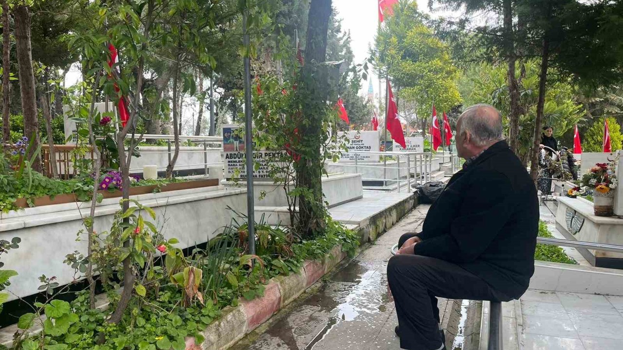 Kadifekale Hava Şehitliği’nde bayram öncesi ziyareti
