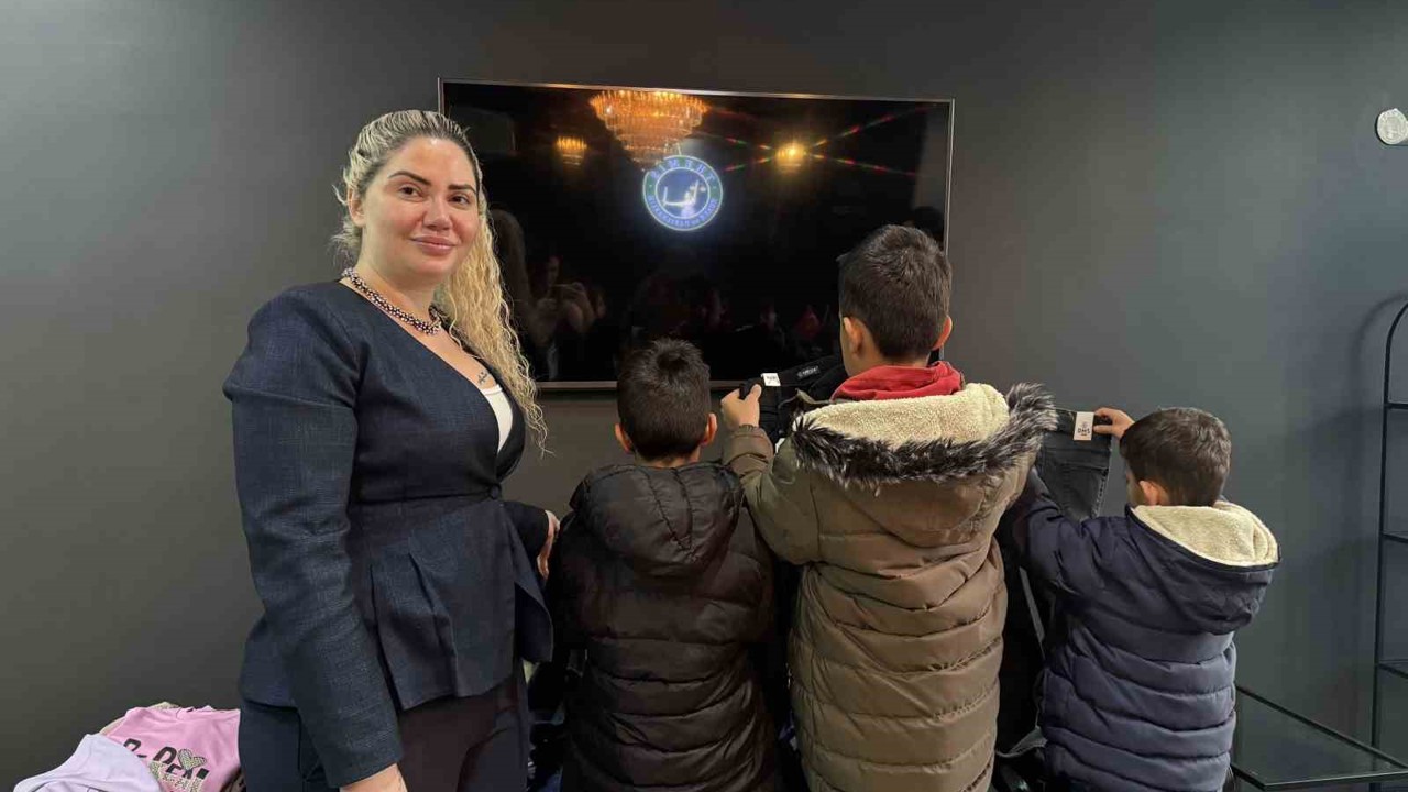 Mardinli hayırsever iş adamlarından ihtiyaç sahibi çocuklara bayramlık hediye
