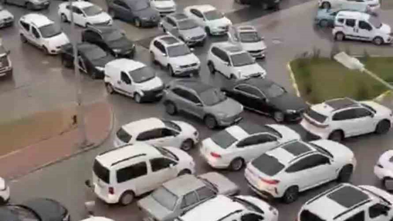 Mardin’de bayram arifesinde araç yoğunluğu yaşandı
