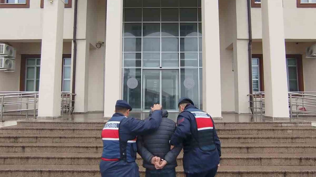 Bursa’dan uyuşturucu madde getirirken Çanakkale’de yakalandı
