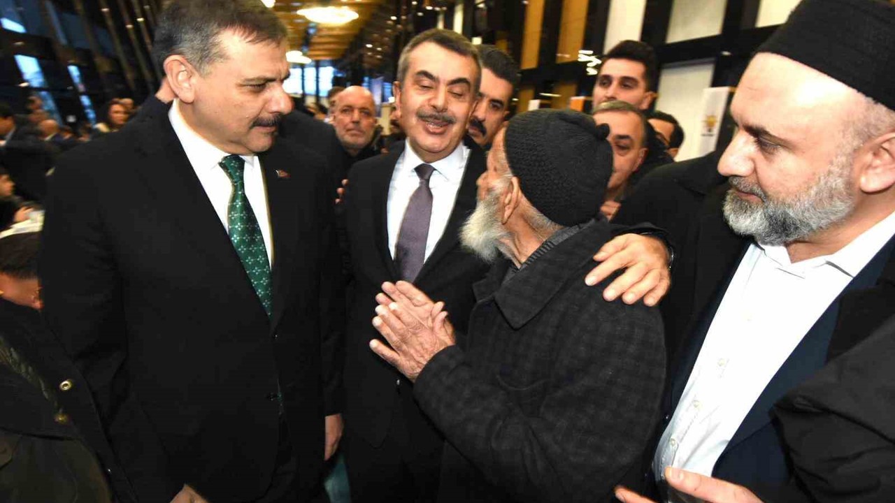 Bakan Çiftçi ve Bakan Tekin, Erzurum’da 4 bin kişiyle iftarda buluştu
