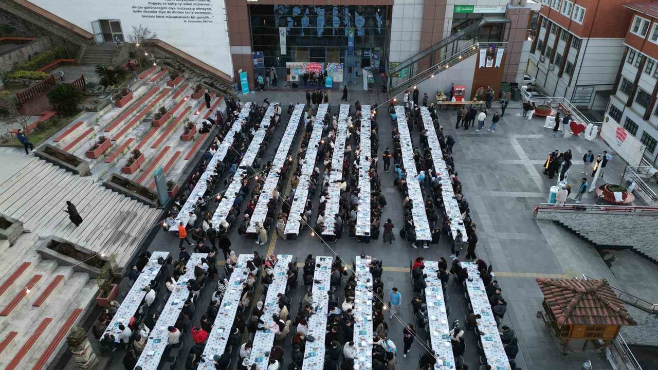 RTEÜ’de öğrenciler iftarda buluştu
