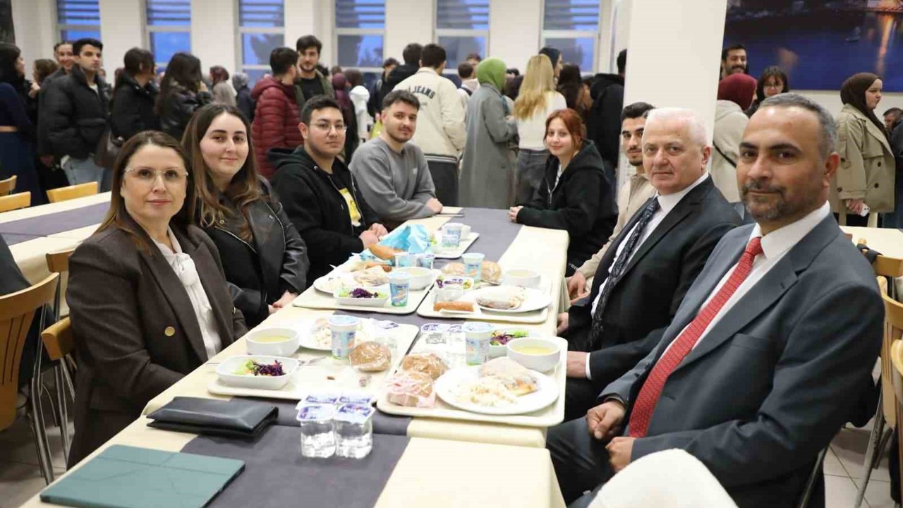 BARÜ’lü öğrenciler Ramazan ayı boyunca iftar sofrasında bir araya geldi
