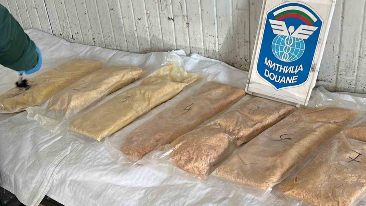 Sınırda 14 kilodan fazla sentetik uyuşturucu yakalandı
