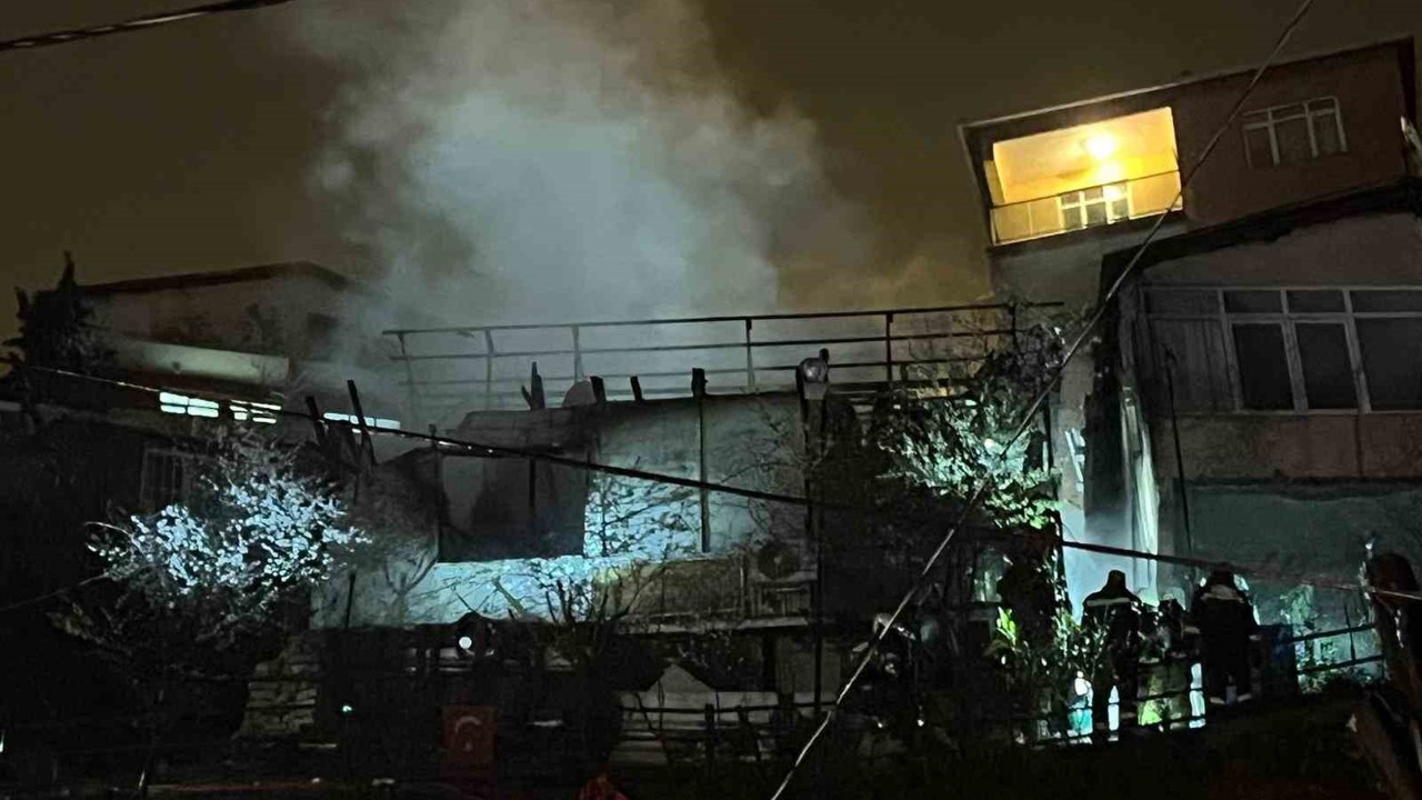 Sarıyer’de iki gecekondu alev alev yandı: 6 yaralı
