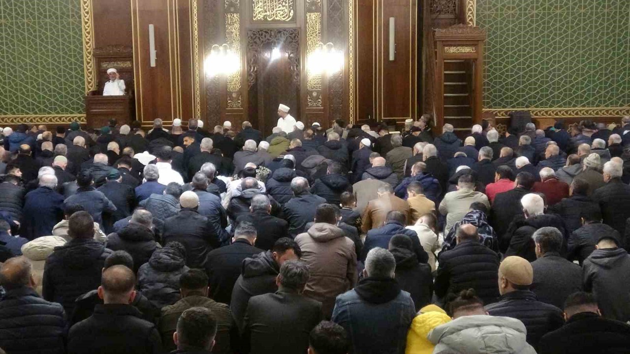 Malatya’da bayram namazı yoğunluğu
