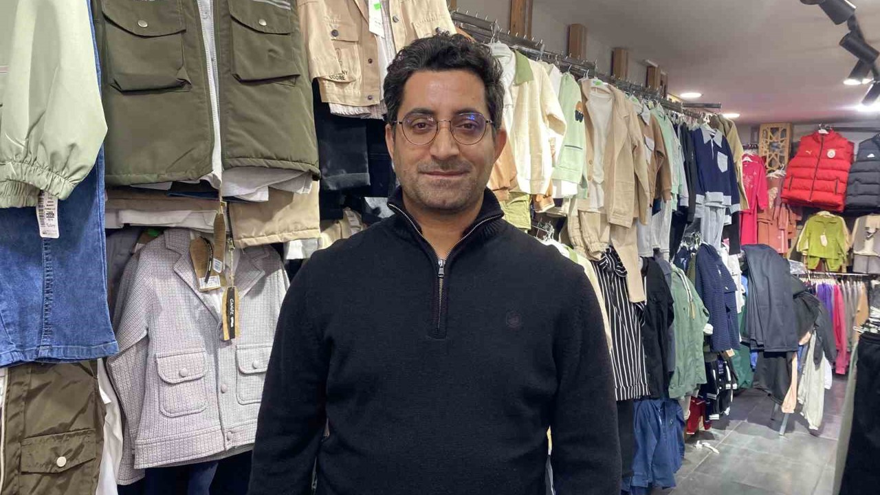 Bursa’da bayram yoğunluğunu fırsat bilen 2 kadın 16 bin liralık ürün çaldı
