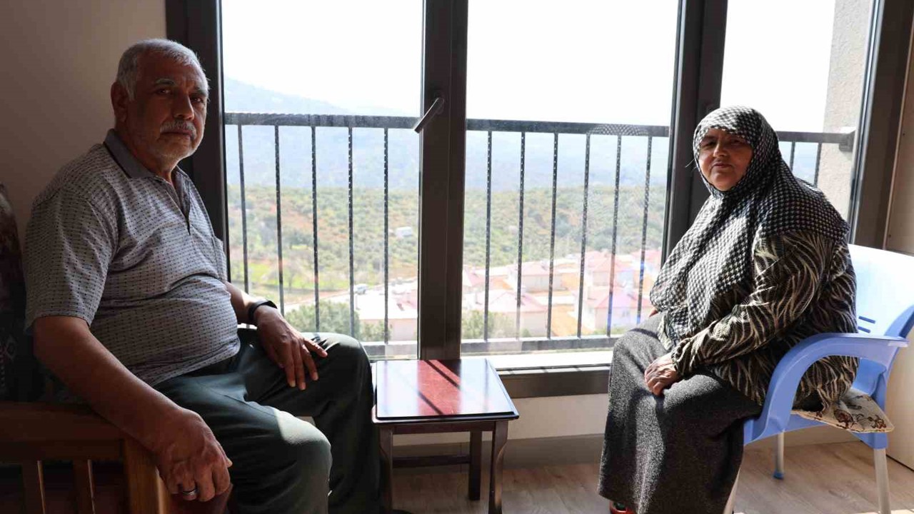 Depremzede çiftin yeni evlerinde ilk bayram heyecanı
