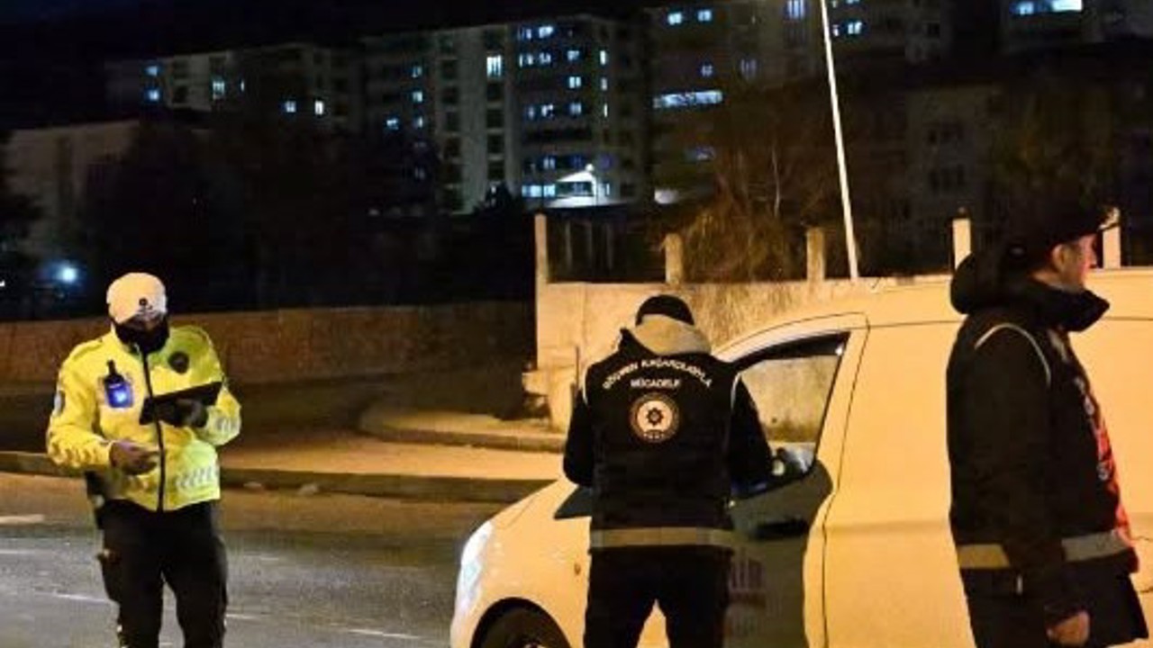 Bayburt polisi huzur ve güven için denetimlerini sürdürüyor
