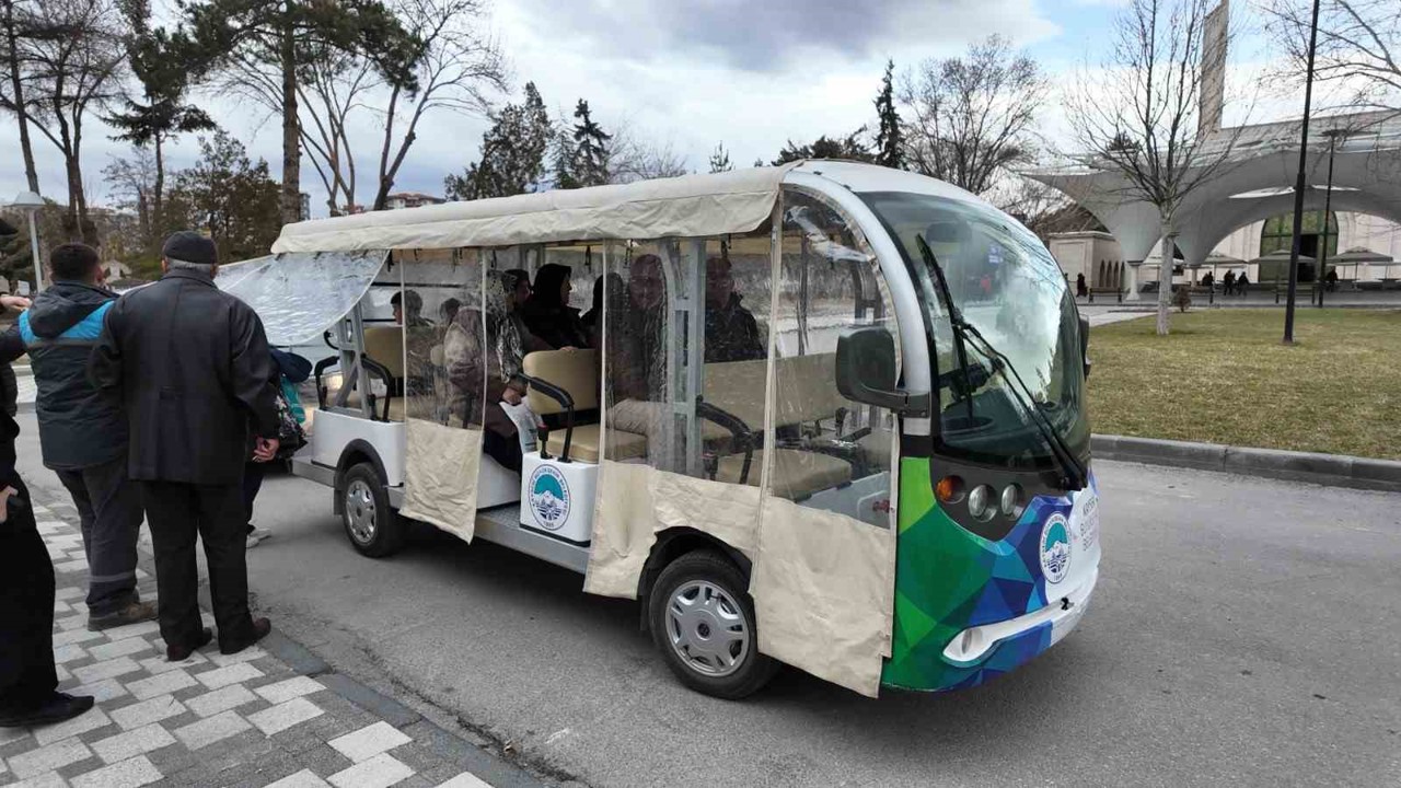 Büyükşehir’in kabir ziyareti hizmetine vatandaştan tam not
