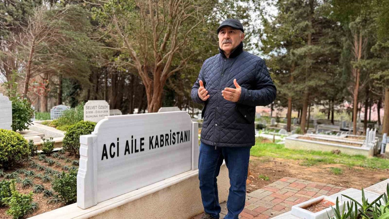 Oğuz Murat Aci’nin mezarını ziyaret eden baba Özer Aci: "Bu beşinci bayram, elimizi öpecek bir evlat kalmadı"

