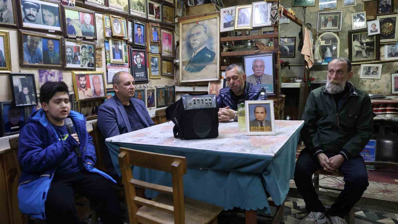 Ölüler Kıraathanesi’nde nostaljik bayramlaşma
