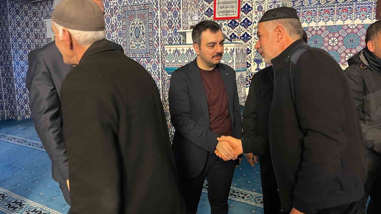 Dicle Kaymakamı Atış, asker, polis, sağlık personeli ve vatandaşlarla bayramlaştı
