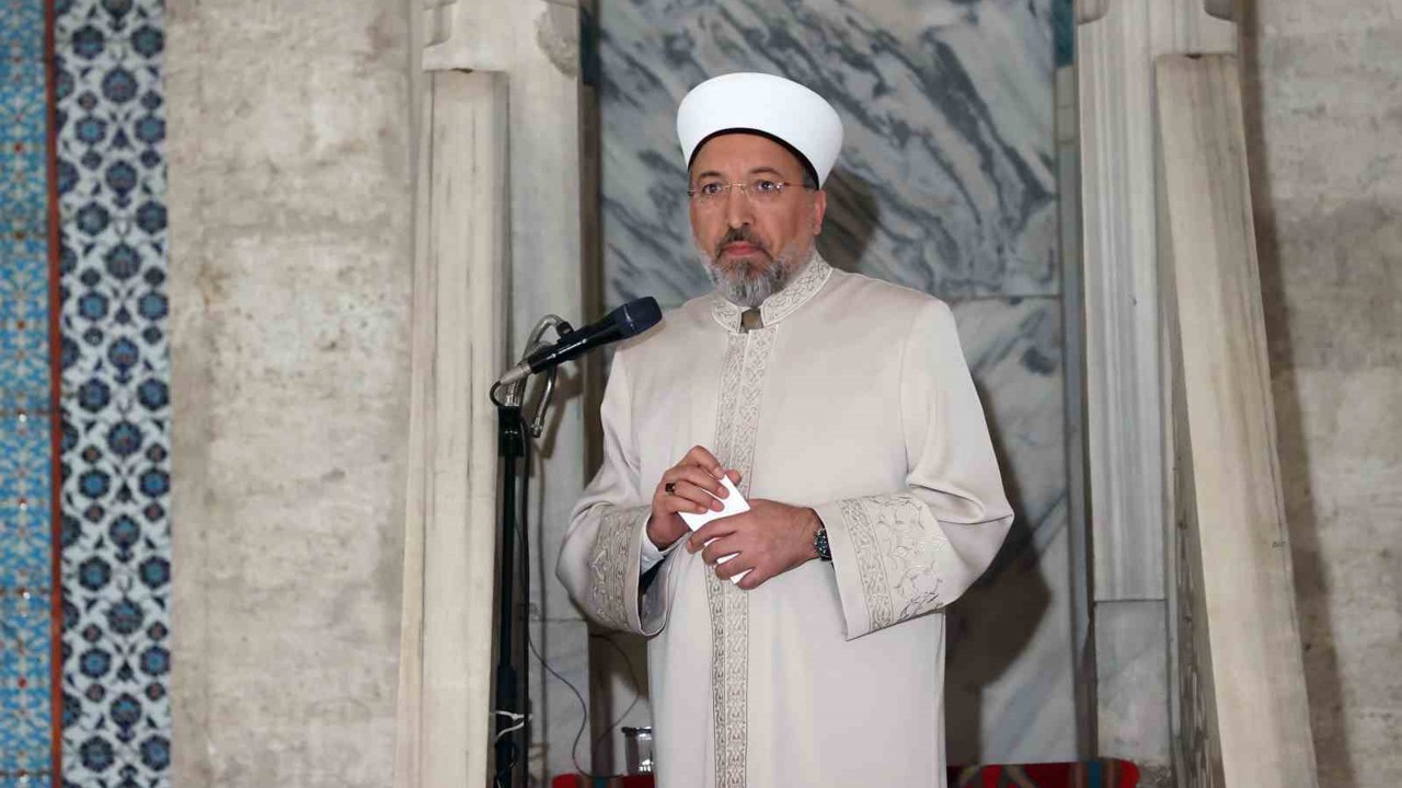 Diyanet İşleri Başkanı Arpaguş, Süleymaniye Camii’nde hutbe okudu
