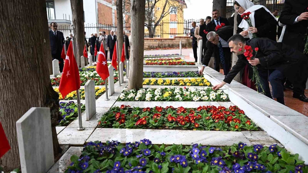 Kocaeli’de bayramda şehitliklerde dualar edildi
