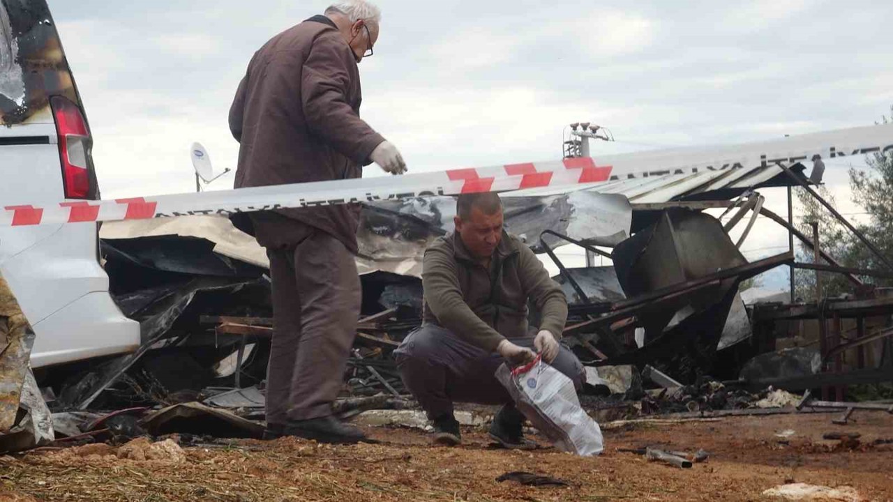 Antalya’da 5’i çocuk 6 kişinin öldüğü yangında sera sahibi tutuklandı
