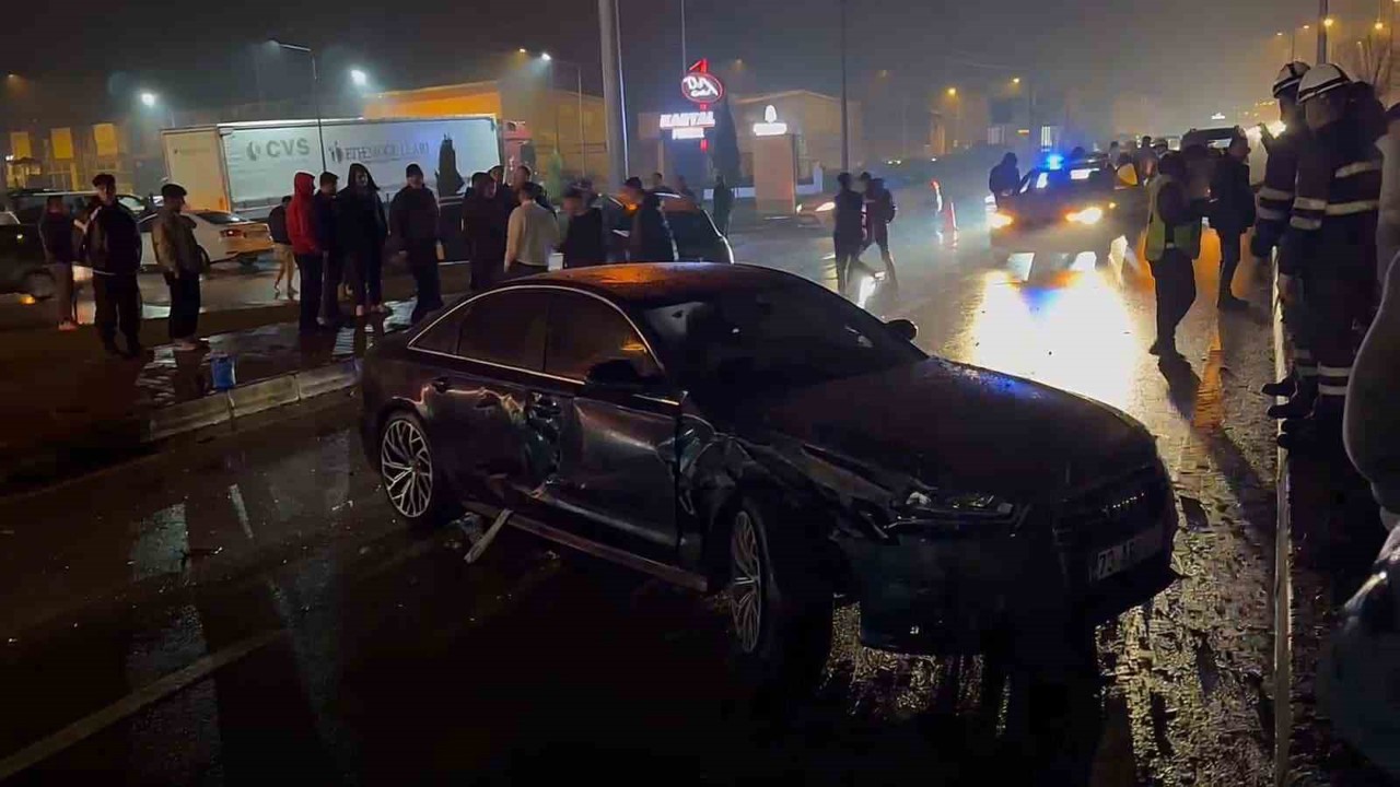 Bartın’da 4 araçlı zincirleme kaza: 2 yaralı
