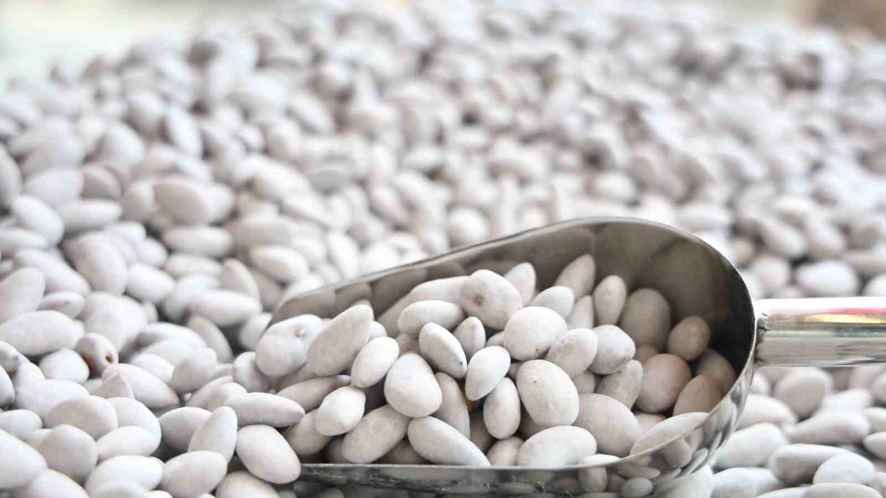 Elazığ’ın ‘Beyaz altını’ badem şekeri
