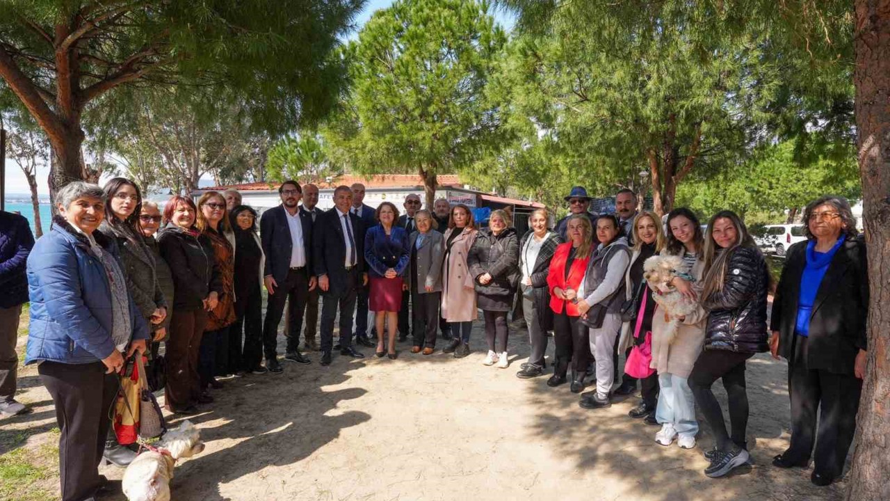 Başkan Gençay vatandaşlarla bayramlaştı
