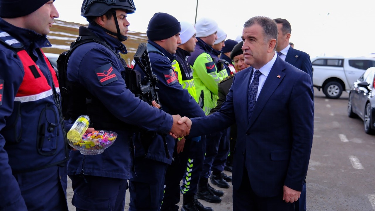 Bayburt’ta görev başındaki güvenlik güçlerinin bayramı kutlandı
