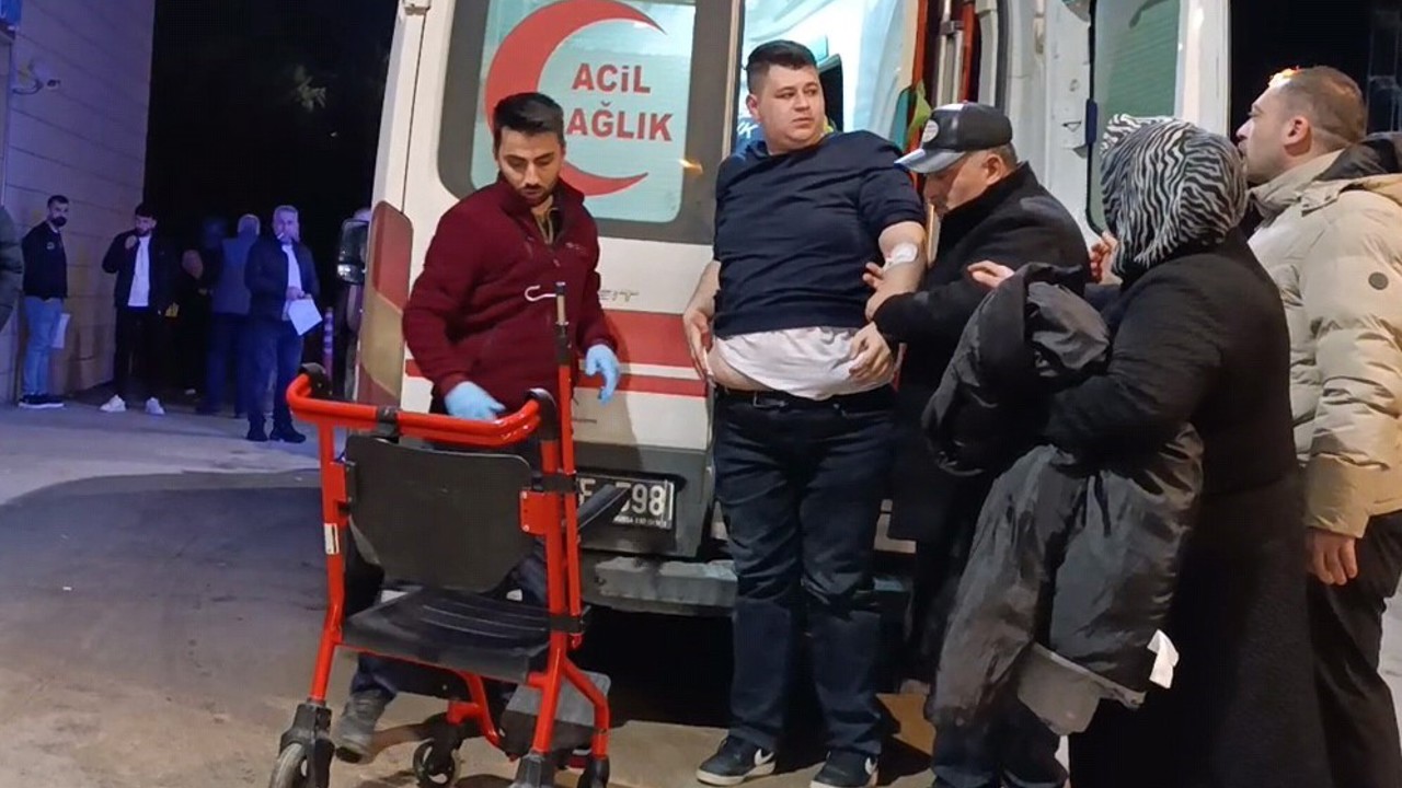 Bursa’da tartışma bir anda kavgaya dönüştü: 2 yaralı
