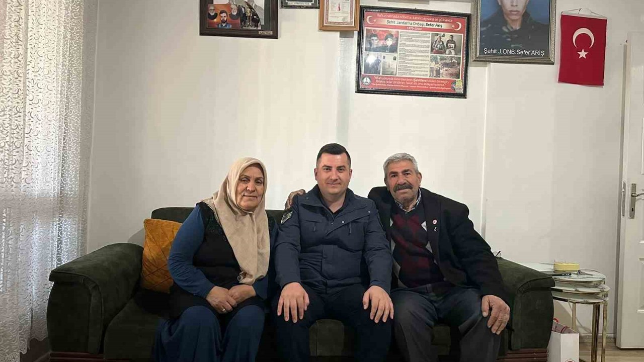 Jandarmadan şehit ve gazi ailelerine bayram ziyareti
