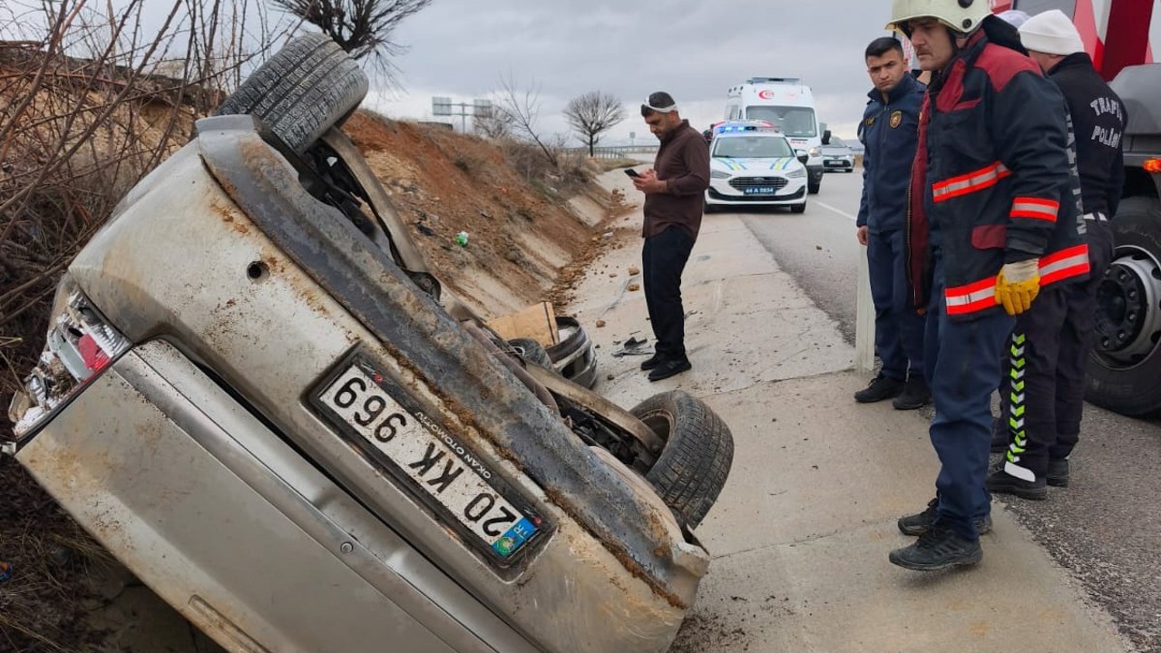 Malatya’da kontrolden çıkan araç takla atıp ters döndü: 6 yaralı
