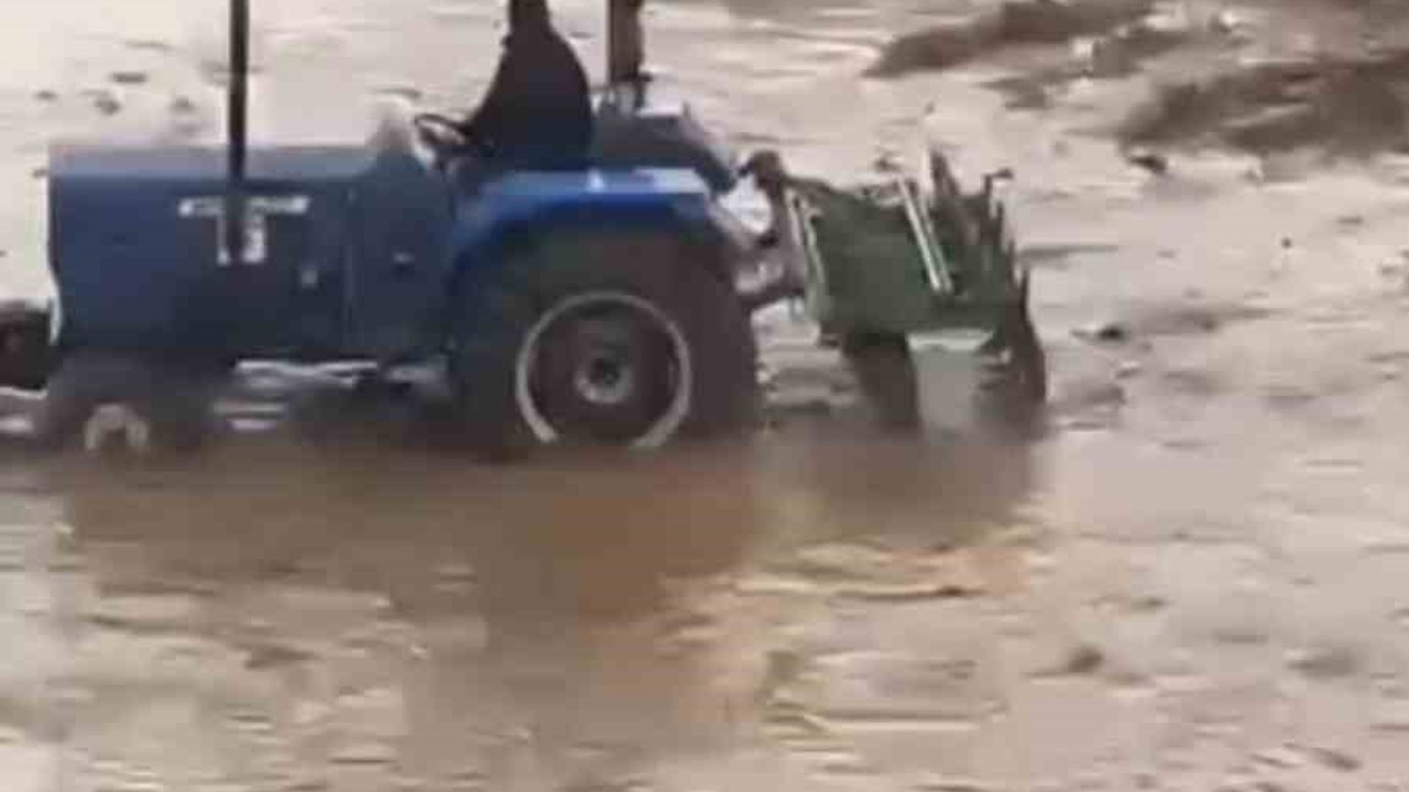Mardin’de sağanak hayatı olumsuz etkiledi
