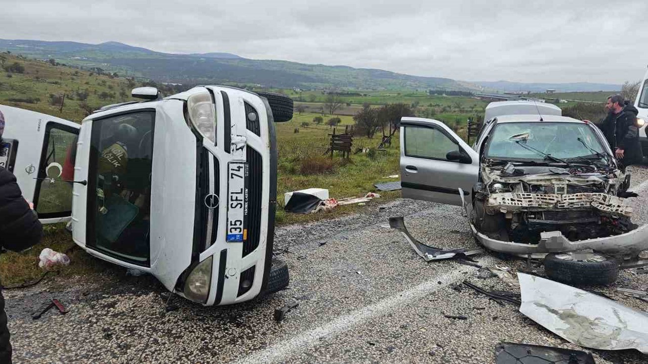 Balıkesir’de trafik kazası: 5 yaralı
