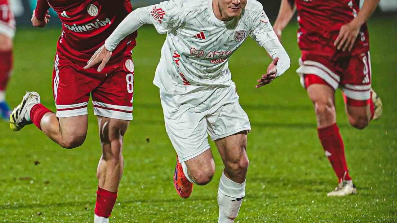 Trendyol 1. Lig: Ümraniyespor: 0 - Pendikspor: 0
