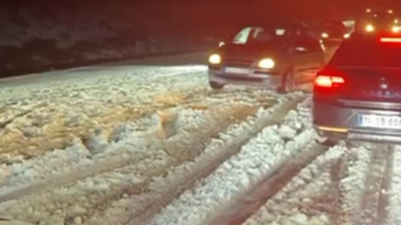 Şanlıurfa’da dolu ve kar yağışı etkili oldu
