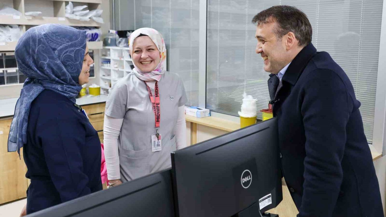 Vali Sözer Ramazan Bayramı’nın son günü hastane ve huzurevi ziyaretinde bulundu
