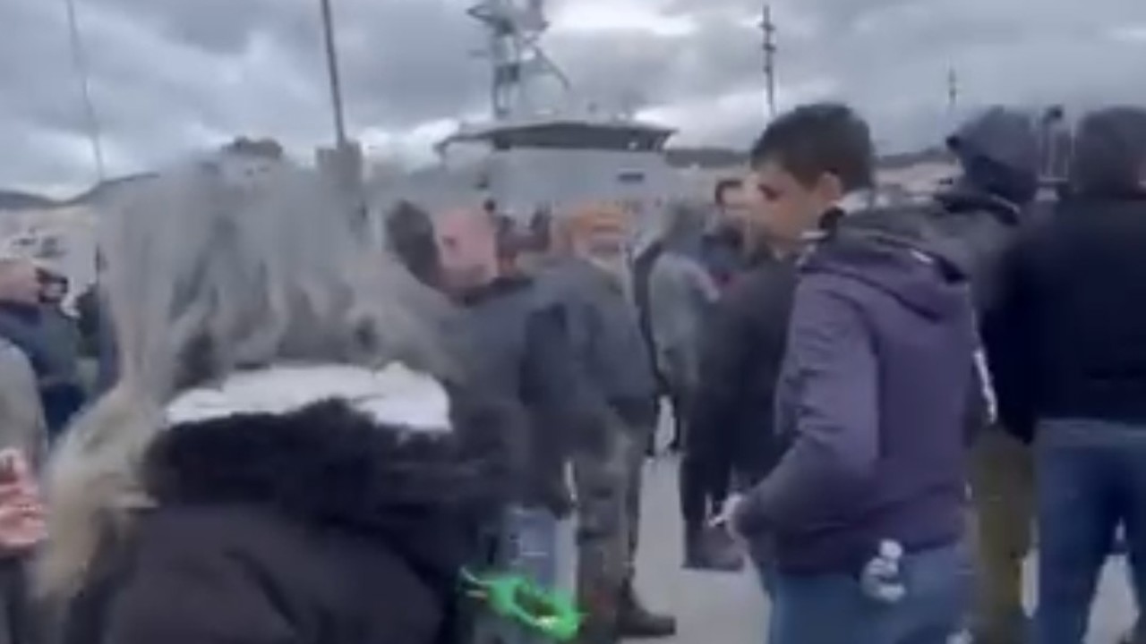 Eylemden sonra kapılar açıldı
