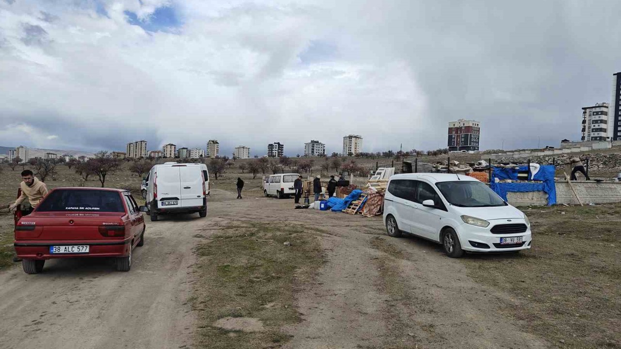 Kayseri’de ahıra hayvan saldırdı: 6 keçi telef 5 keçi kayıp
