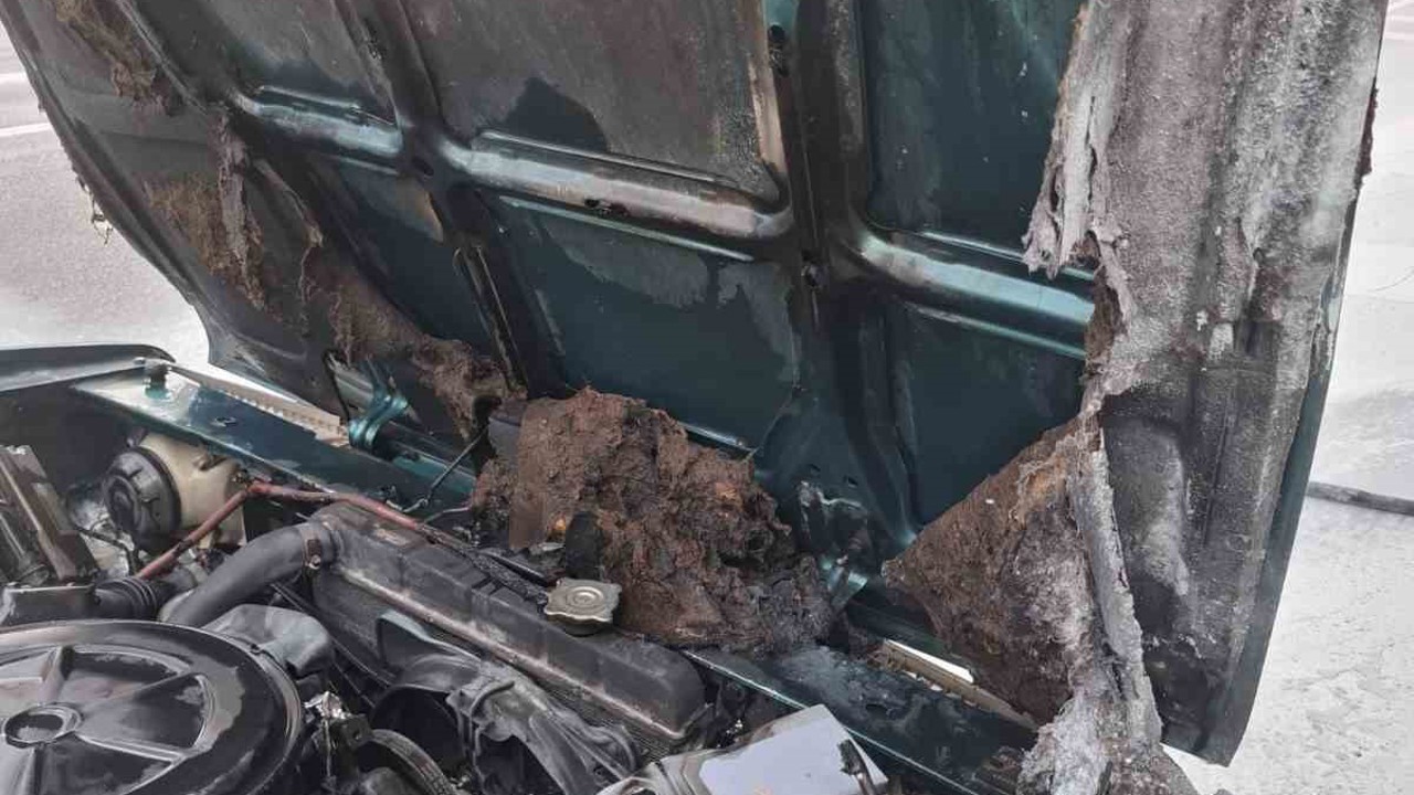 Alanya’da seyir halindeki otomobil alev aldı
